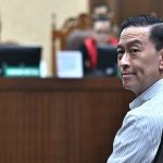 Tom Lembong dijatuhi hukuman 4,5 tahun penjara dalam kasus korupsi impor gula. Ini rincian fakta persidangan dan pertimbangan hakim.